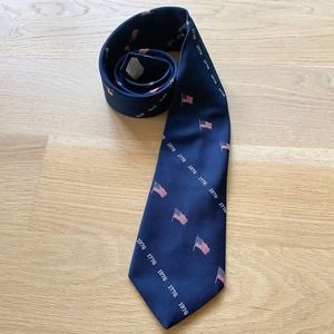 M.A.G. NECKWEAR Men's Vintage Red/White/Blue Polyester Bicentennial Tie sz OS